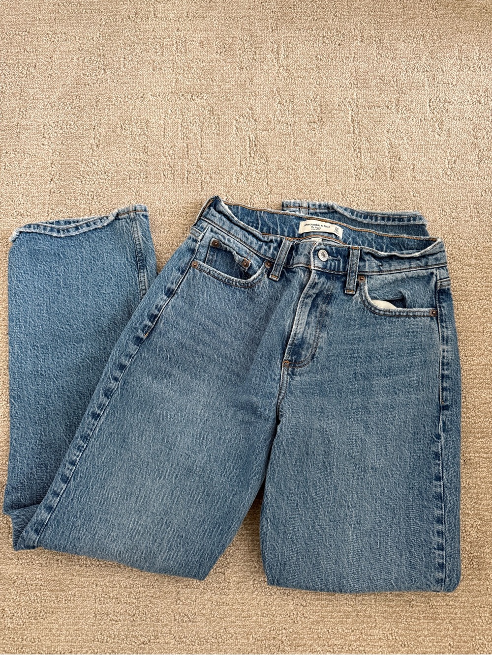 Abercrombie & Fitch Baggy Low Rise Jeans